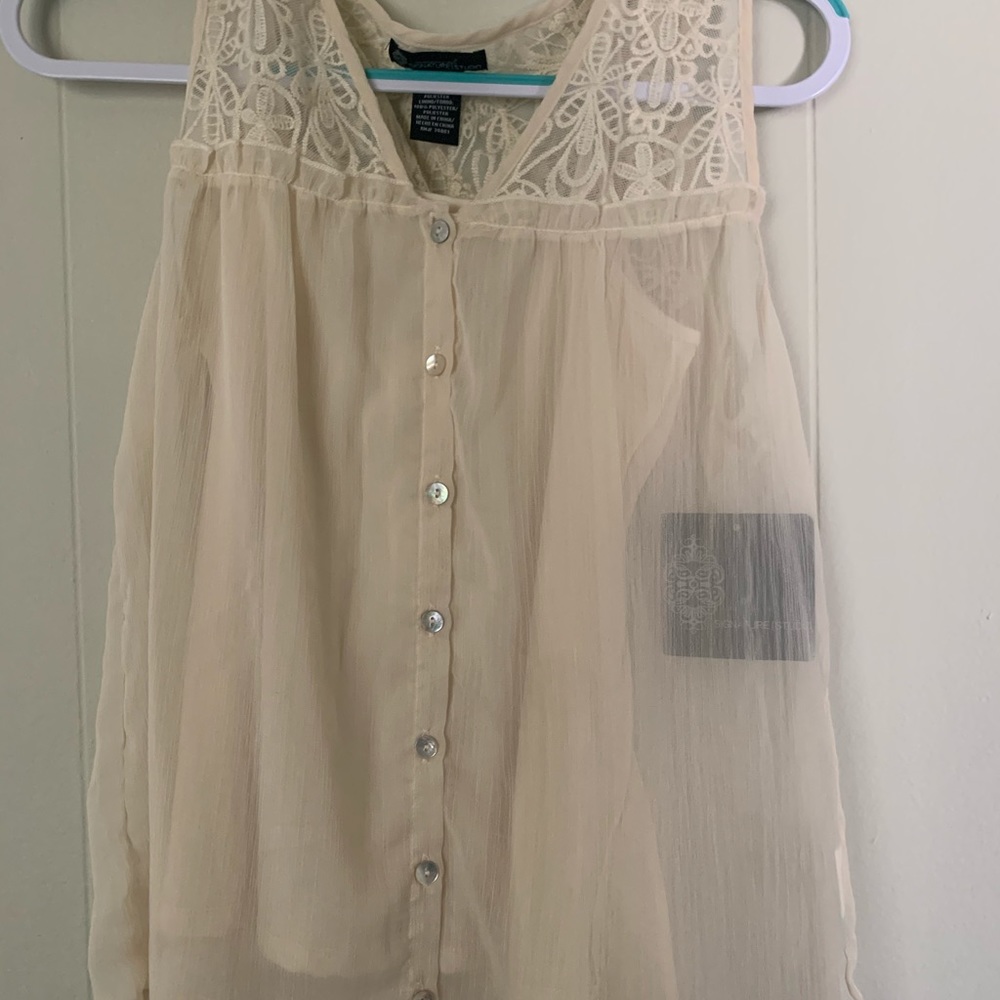 blouse - Picture 2 of 2